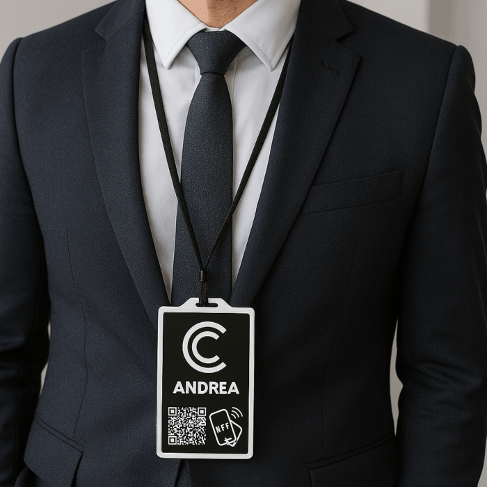 MYBADGE: la nostra soluzione NFC e QR code Per rispondere alle esigenze di sicurezza, praticità e innovazione, abbiamo sviluppato MYBADGE, un badge personalizzato che integra tecnologia NFC e QR code in un unico supporto leggero ed elegante. Caratteristiche principali Chip NFC Integrato Bastano pochi millimetri di prossimità per scambiare dati in modo sicuro: aprire porte, verificare credenziali o avviare processi digitali senza contatti diretti. QR Code Dinamico Generato in tempo reale e aggiornabile da remoto, il QR code può rimandare a dati personali, aziendali, social e sito web. Design Personalizzato Forma, colori e materiali a scelta: plastica ecologica. Il logo e le informazioni aziendali sono stampati con tecniche per massima durabilità. Piattaforma di Gestione Centralizzata Un cruscotto web permette di monitorare l’utilizzo di ogni badge (accessi, scansioni, eventi), di aggiornare i dati NFC/QR senza sostituire il supporto fisico.